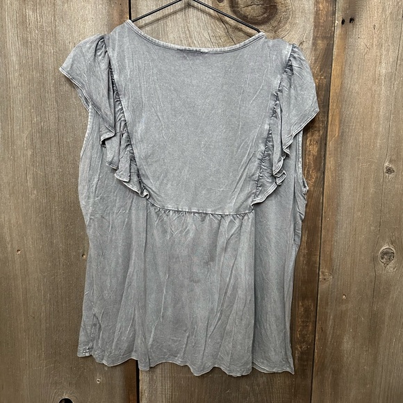 Solitaire Embroidered Boho Peasant Top in Gray Size Medium - Picture 3 of 17